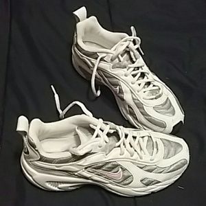 Ladies Like New Nike Size 7.5 ($20)